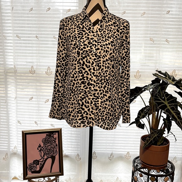 Talbots Leopard Button Collard Blouse Size XSmall - Picture 1 of 9